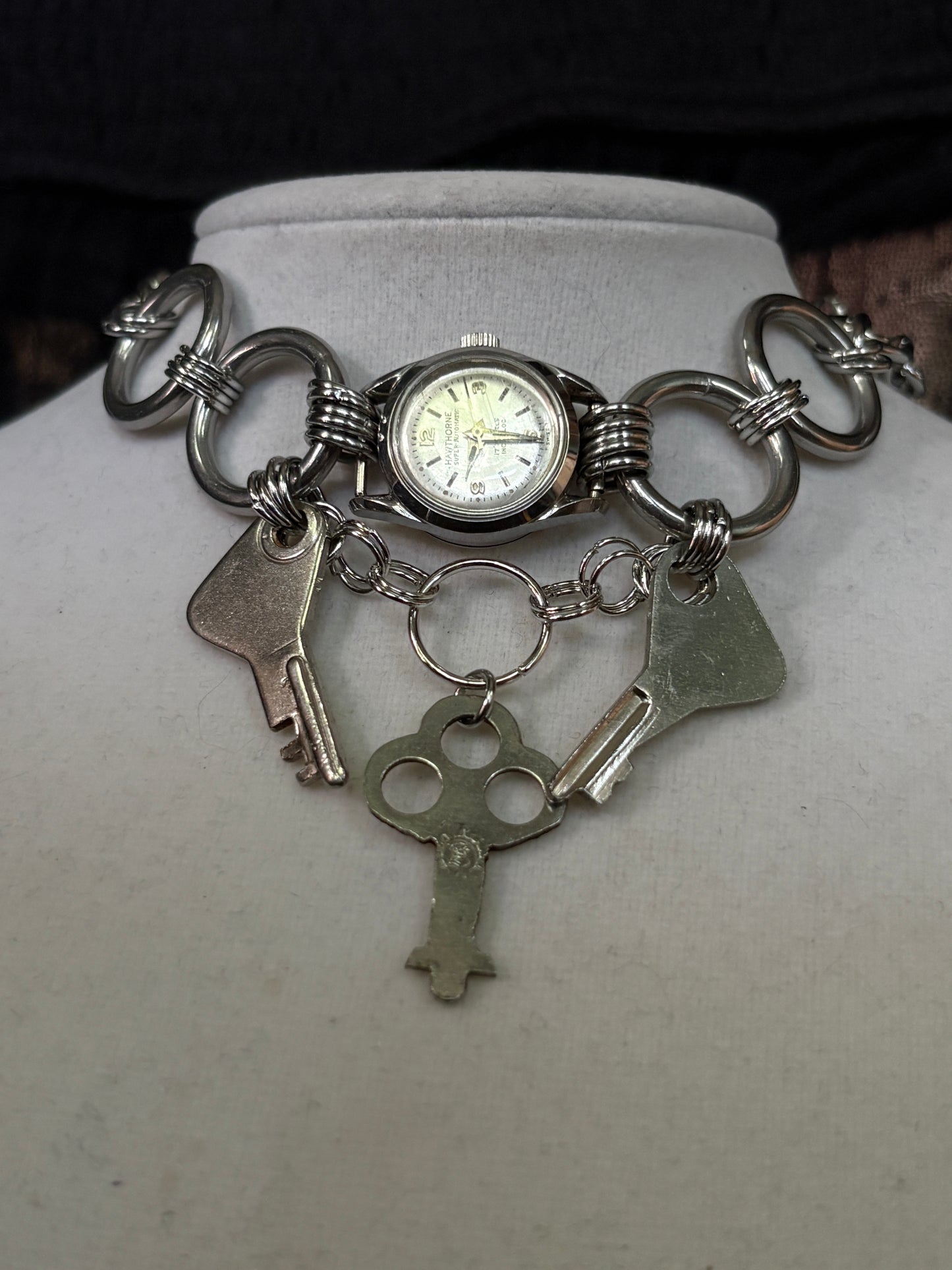 Watch choker with keys