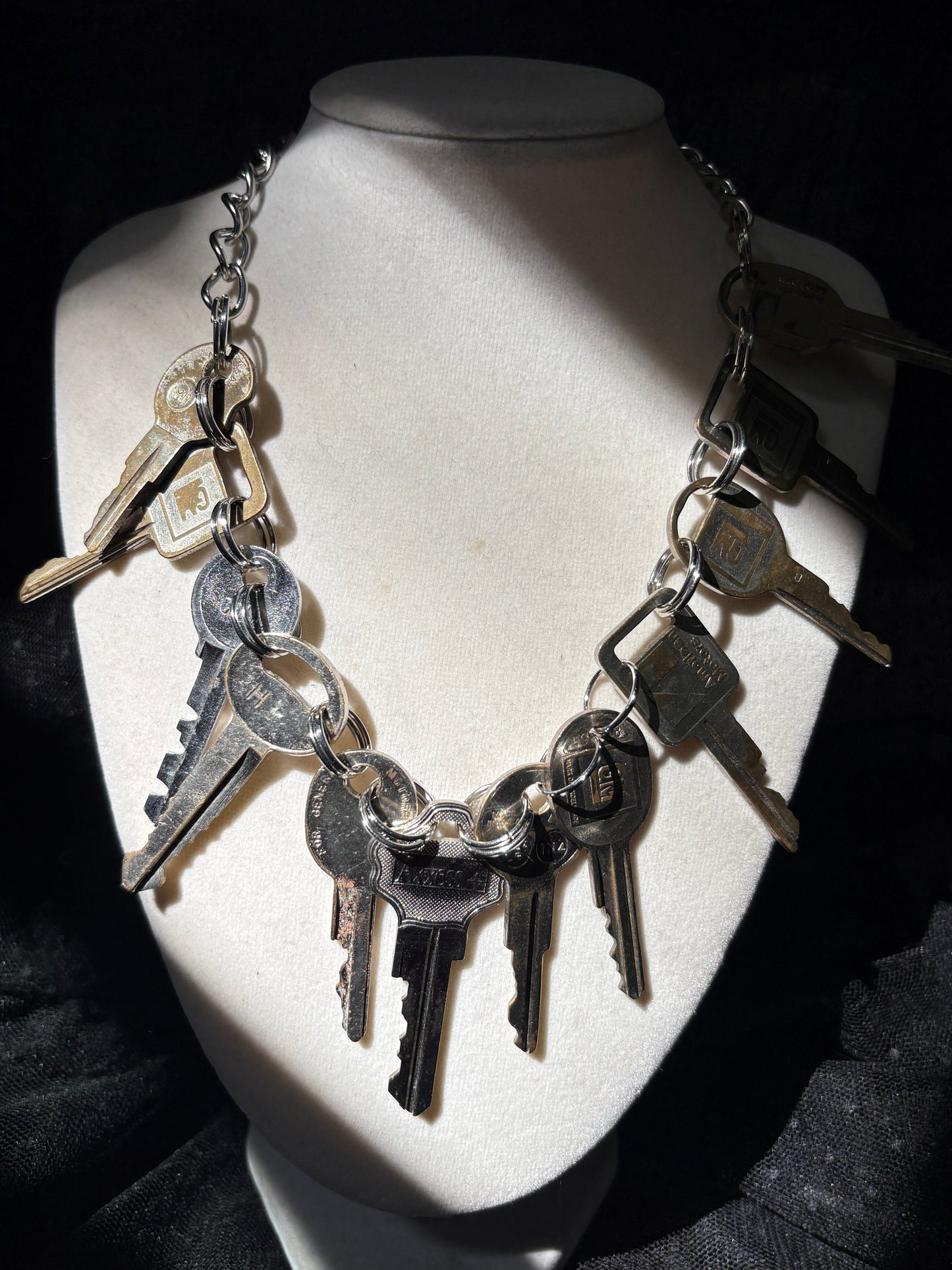 Key necklace/pants chain
