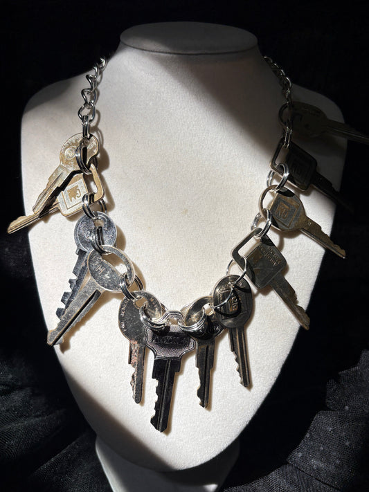 Key necklace/pants chain