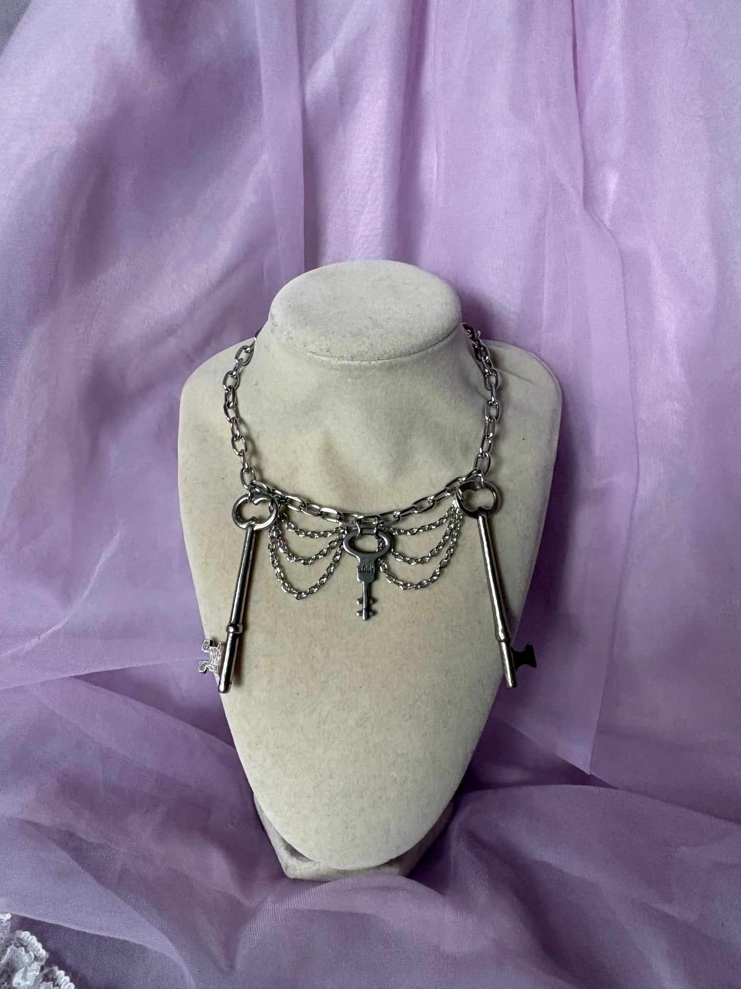 3 Skeleton Key Necklace